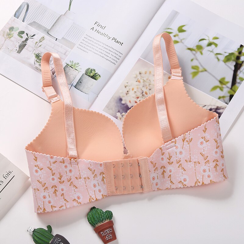 New sexy design bra push up style duable padded bra for women's padded very  soft fabric block lace bra corp top fancy floral design